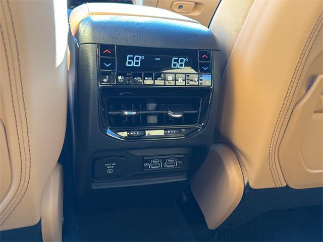 new 2025 Jeep Grand Cherokee car, priced at $65,747