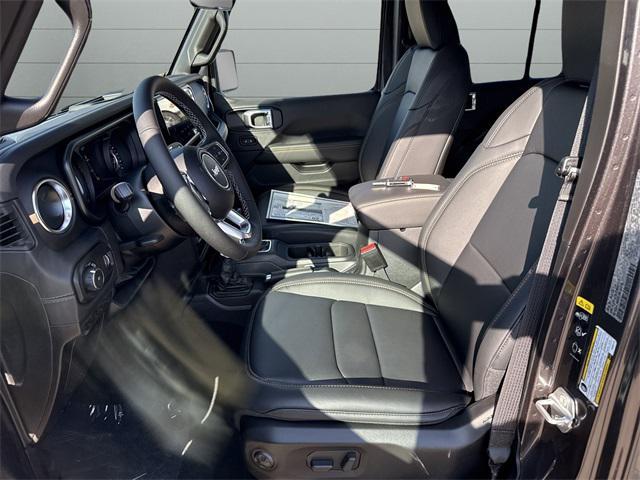 new 2025 Jeep Wrangler car, priced at $55,177
