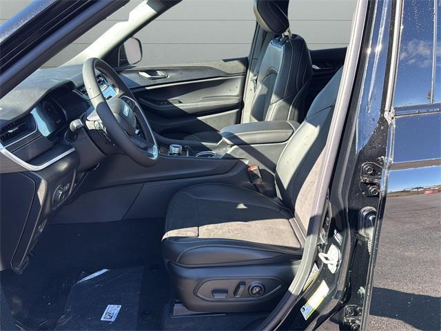 new 2025 Jeep Grand Cherokee car, priced at $46,583