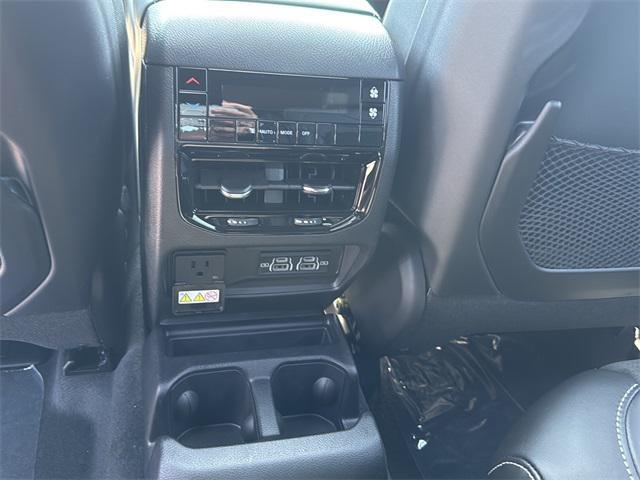 new 2025 Jeep Grand Cherokee L car, priced at $44,438