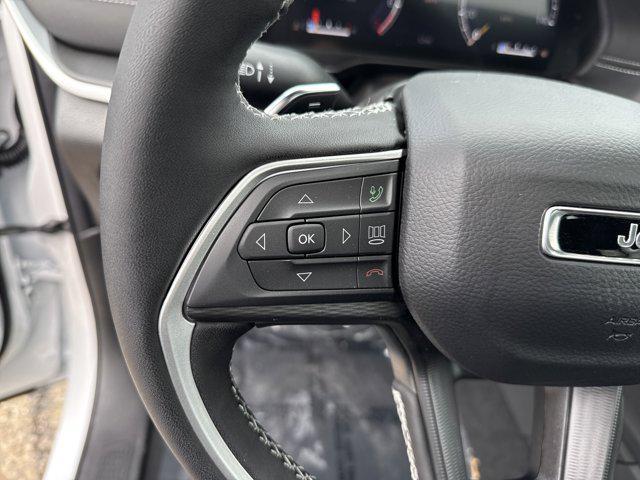 new 2025 Jeep Grand Cherokee car, priced at $49,768