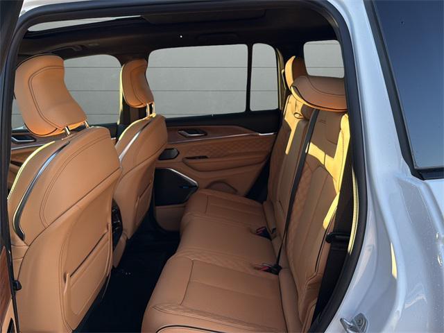 new 2025 Jeep Grand Cherokee car, priced at $65,211