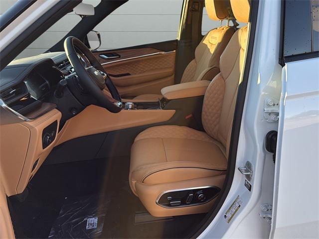 new 2025 Jeep Grand Cherokee car, priced at $65,211