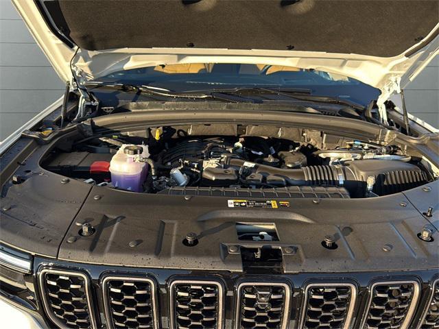 new 2025 Jeep Grand Cherokee car, priced at $65,211