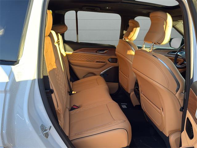 new 2025 Jeep Grand Cherokee car, priced at $65,211