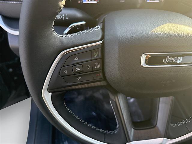 new 2025 Jeep Grand Cherokee car, priced at $42,070