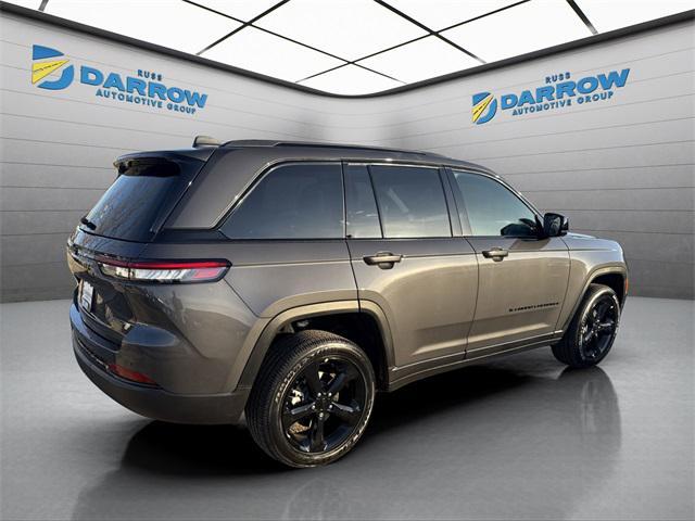 new 2025 Jeep Grand Cherokee car, priced at $42,070