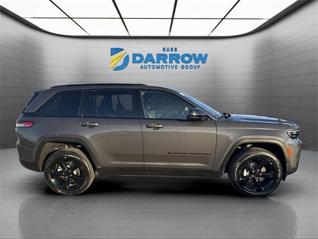 new 2025 Jeep Grand Cherokee car, priced at $42,070