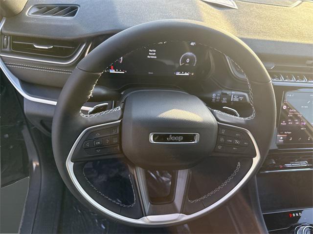 new 2025 Jeep Grand Cherokee car, priced at $42,070