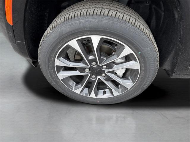 new 2025 Jeep Grand Cherokee car, priced at $58,542
