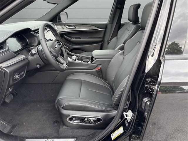 new 2025 Jeep Grand Cherokee car, priced at $58,542