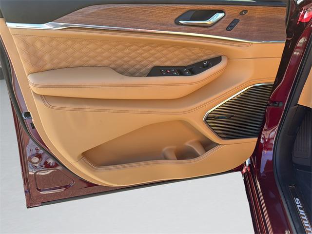 new 2025 Jeep Grand Cherokee car, priced at $65,747