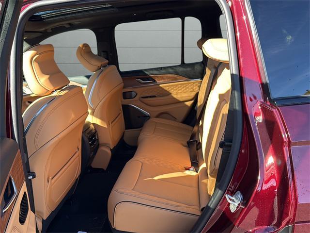 new 2025 Jeep Grand Cherokee car, priced at $65,747