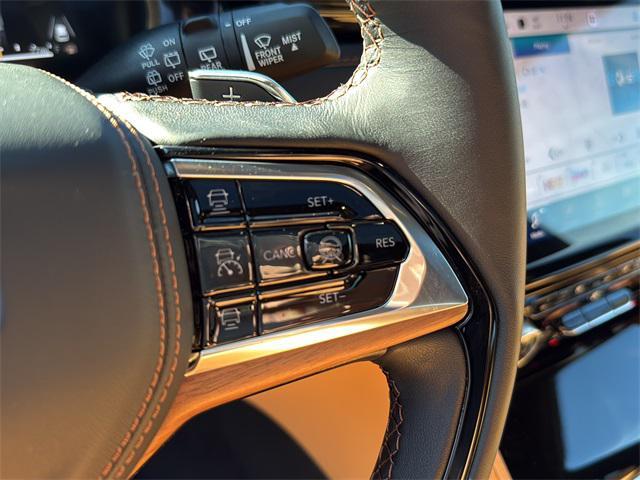 new 2025 Jeep Grand Cherokee car, priced at $65,747