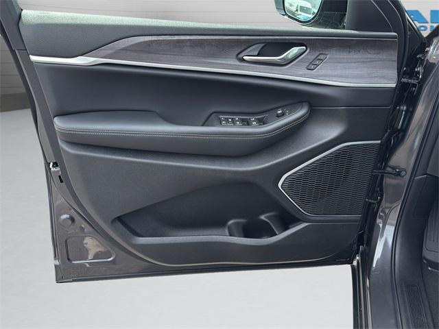 new 2025 Jeep Grand Cherokee L car, priced at $54,544