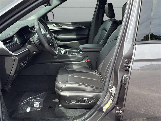 new 2025 Jeep Grand Cherokee L car, priced at $54,544