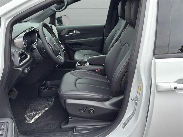 new 2026 Chrysler Pacifica car, priced at $46,385