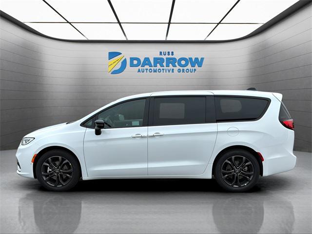 new 2026 Chrysler Pacifica car, priced at $46,385