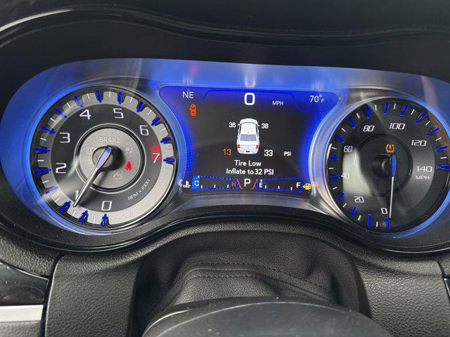 used 2022 Chrysler 300 car