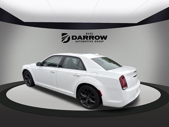 used 2022 Chrysler 300 car
