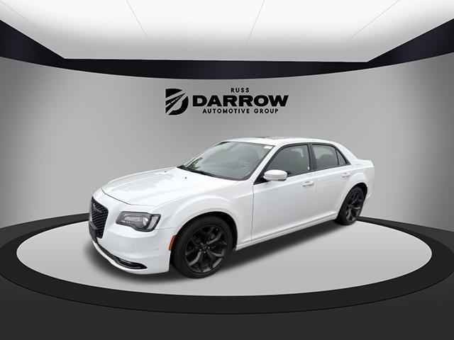 used 2022 Chrysler 300 car