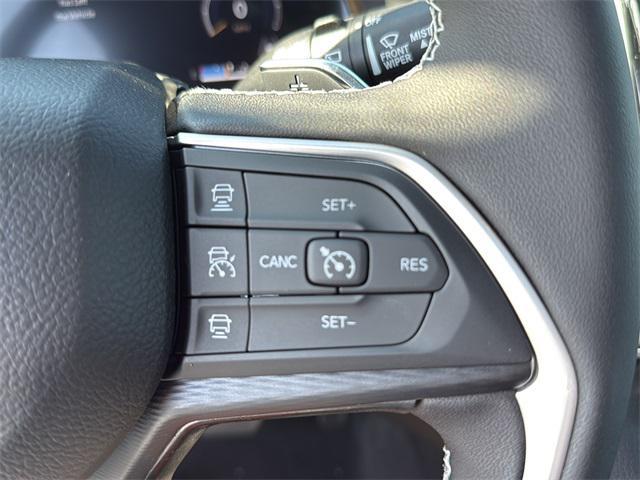 new 2025 Jeep Grand Cherokee car, priced at $43,583