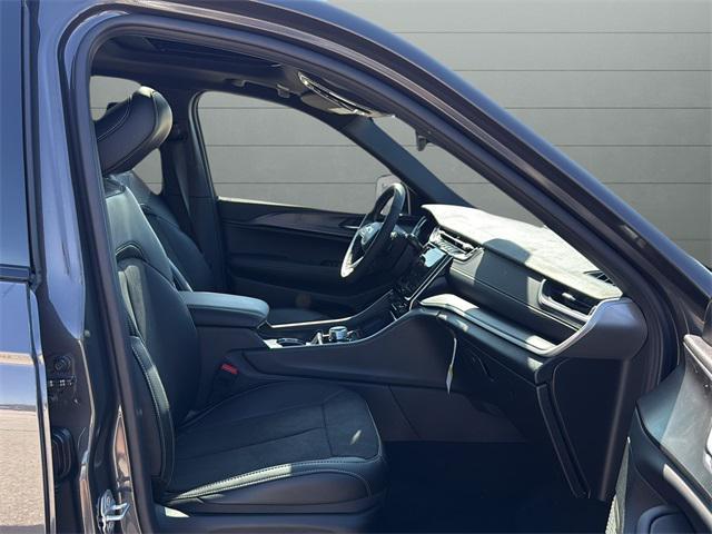 new 2025 Jeep Grand Cherokee car, priced at $43,583