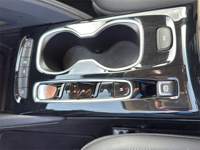 used 2022 Buick Envision car, priced at $23,274