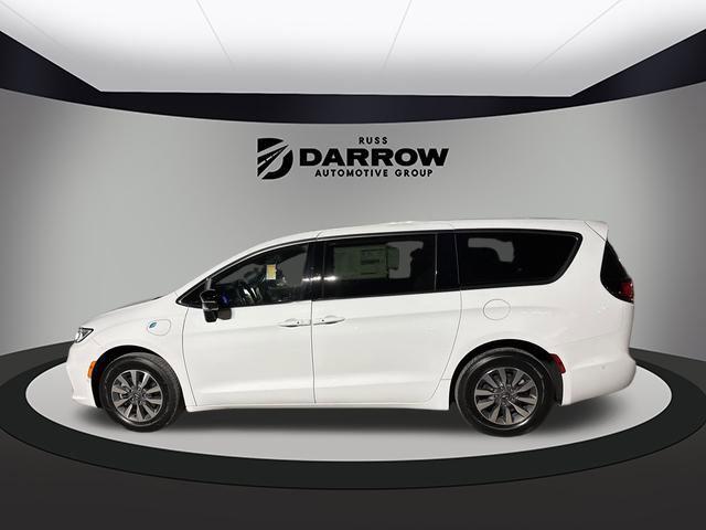 new 2025 Chrysler Pacifica Hybrid car, priced at $46,530