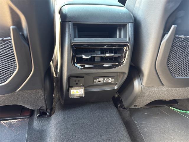 new 2025 Jeep Grand Cherokee car, priced at $43,797