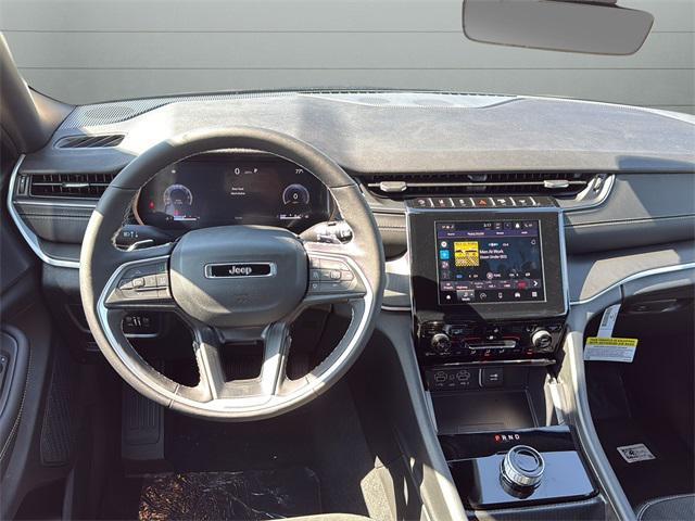 new 2025 Jeep Grand Cherokee car, priced at $43,797