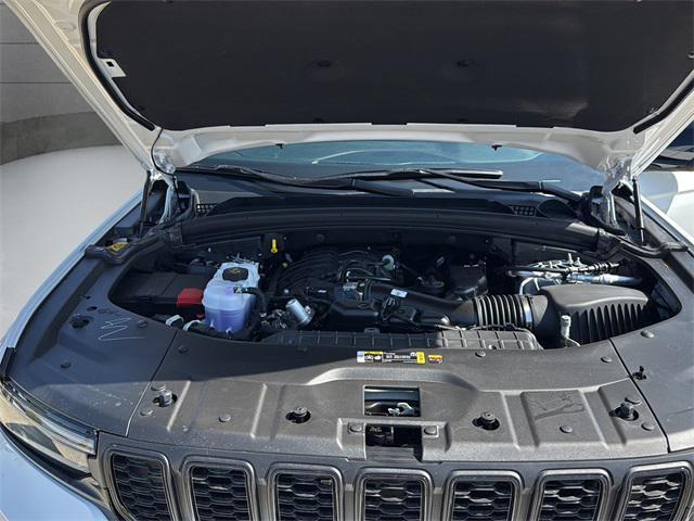 new 2025 Jeep Grand Cherokee car, priced at $43,797
