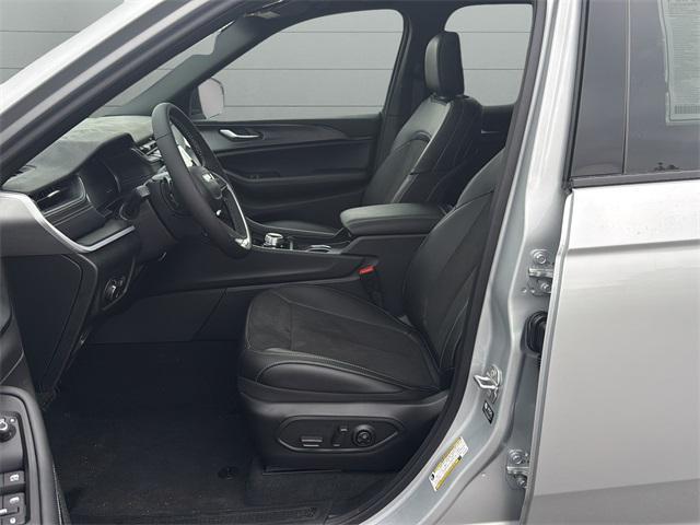 new 2025 Jeep Grand Cherokee car, priced at $42,853