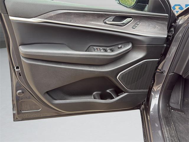 new 2025 Jeep Grand Cherokee car, priced at $51,973