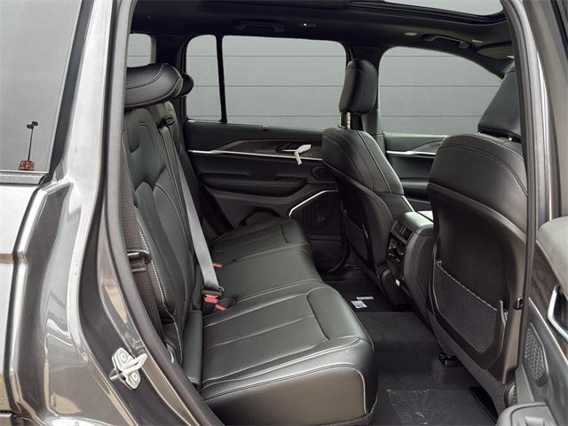 new 2025 Jeep Grand Cherokee car, priced at $51,973