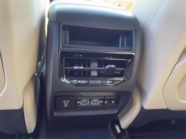 new 2025 Jeep Grand Cherokee car, priced at $45,353