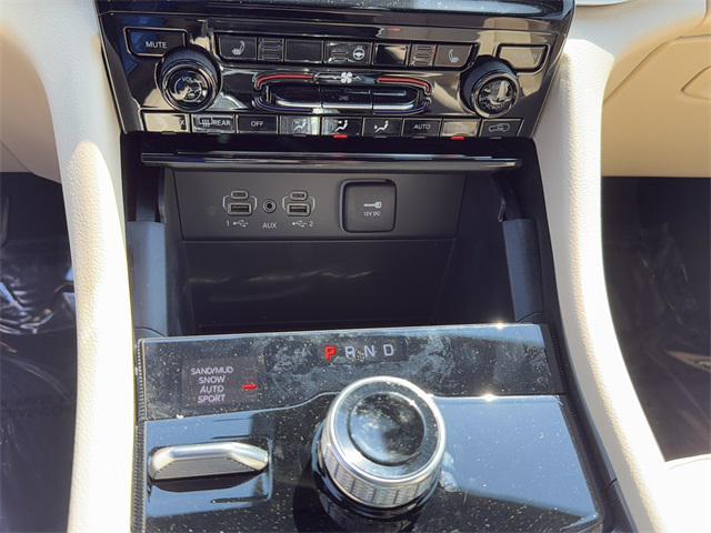 new 2025 Jeep Grand Cherokee car, priced at $45,353