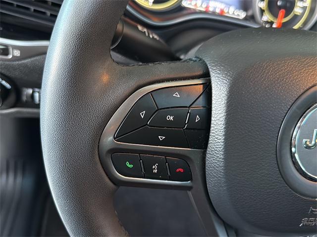 used 2022 Jeep Cherokee car, priced at $25,393