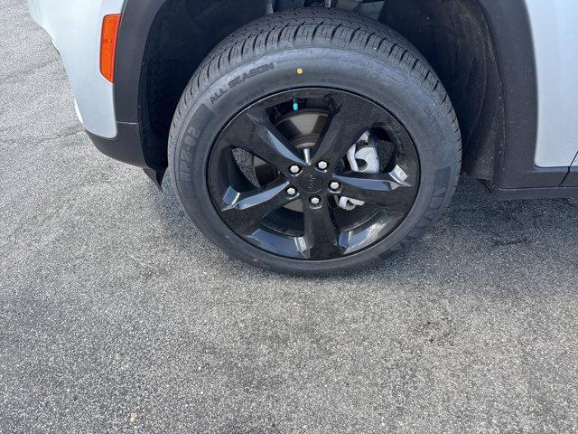 used 2022 Jeep Grand Cherokee car, priced at $29,495