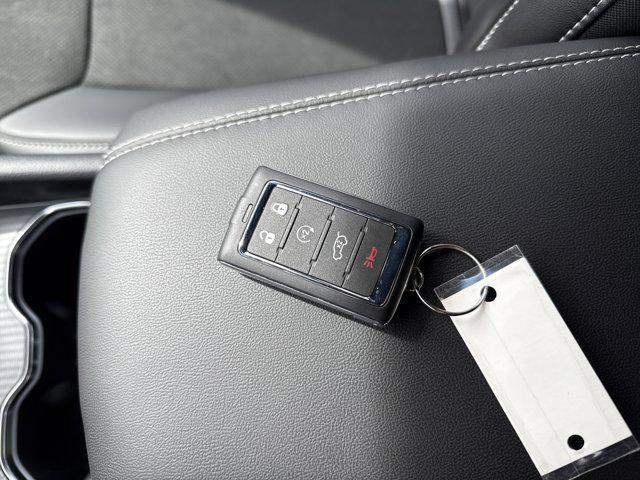 new 2025 Jeep Grand Cherokee car, priced at $42,922