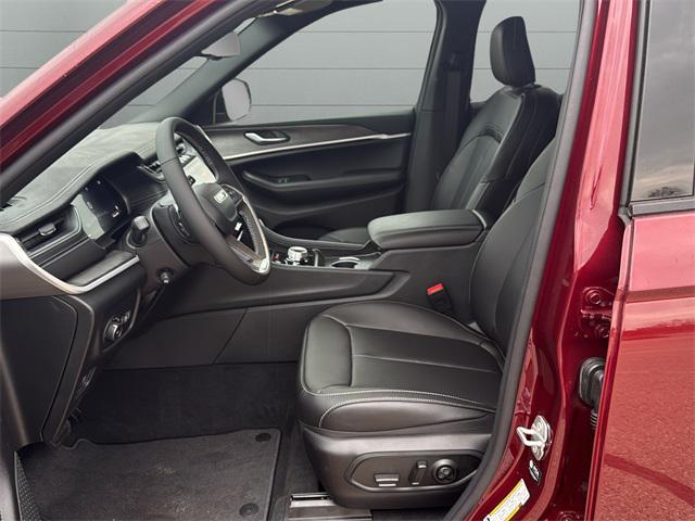 new 2025 Jeep Grand Cherokee car, priced at $51,973