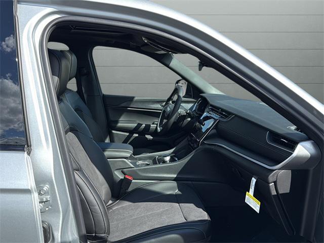 new 2025 Jeep Grand Cherokee car, priced at $41,832