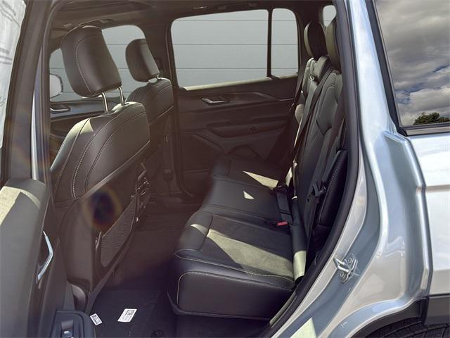 new 2025 Jeep Grand Cherokee car, priced at $41,832