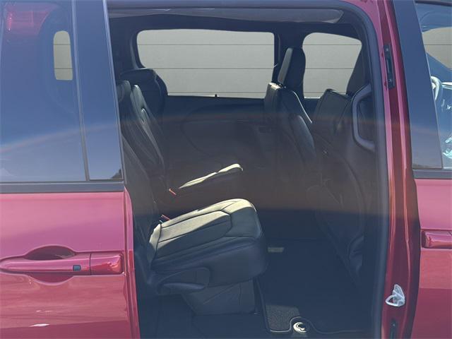 new 2026 Chrysler Pacifica car, priced at $46,880
