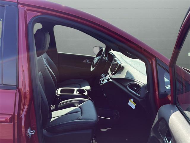 new 2026 Chrysler Pacifica car, priced at $46,880