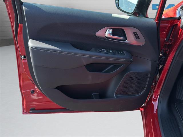 new 2026 Chrysler Pacifica car, priced at $38,768