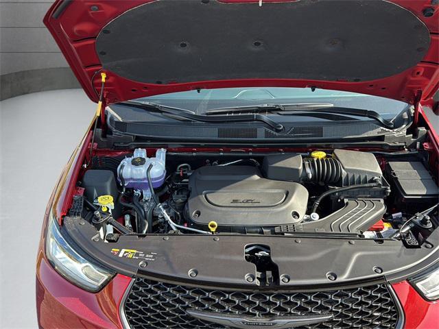 new 2026 Chrysler Pacifica car, priced at $46,880