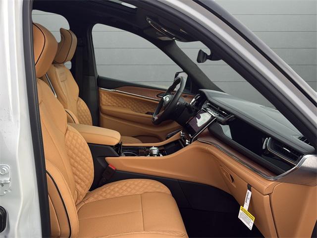 new 2025 Jeep Grand Cherokee car, priced at $67,580