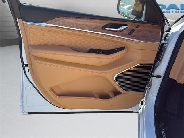 new 2025 Jeep Grand Cherokee car, priced at $67,580