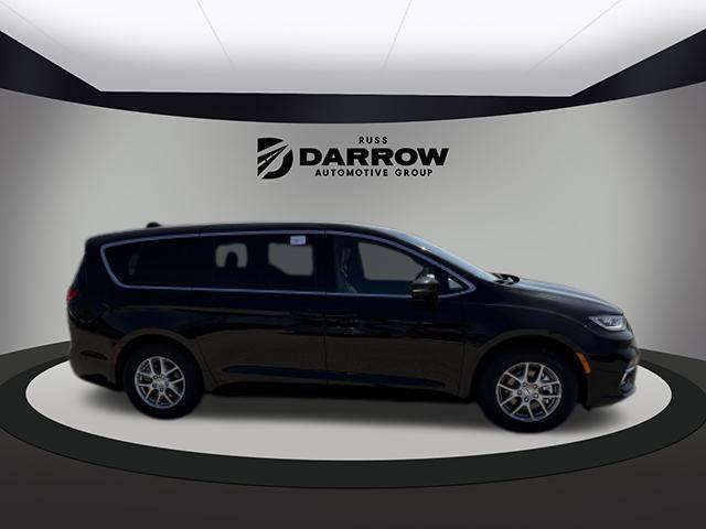 new 2025 Chrysler Pacifica car, priced at $45,640